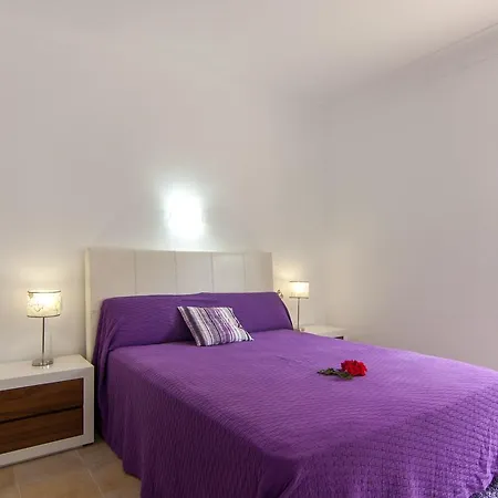 Chalet Villa Comes *